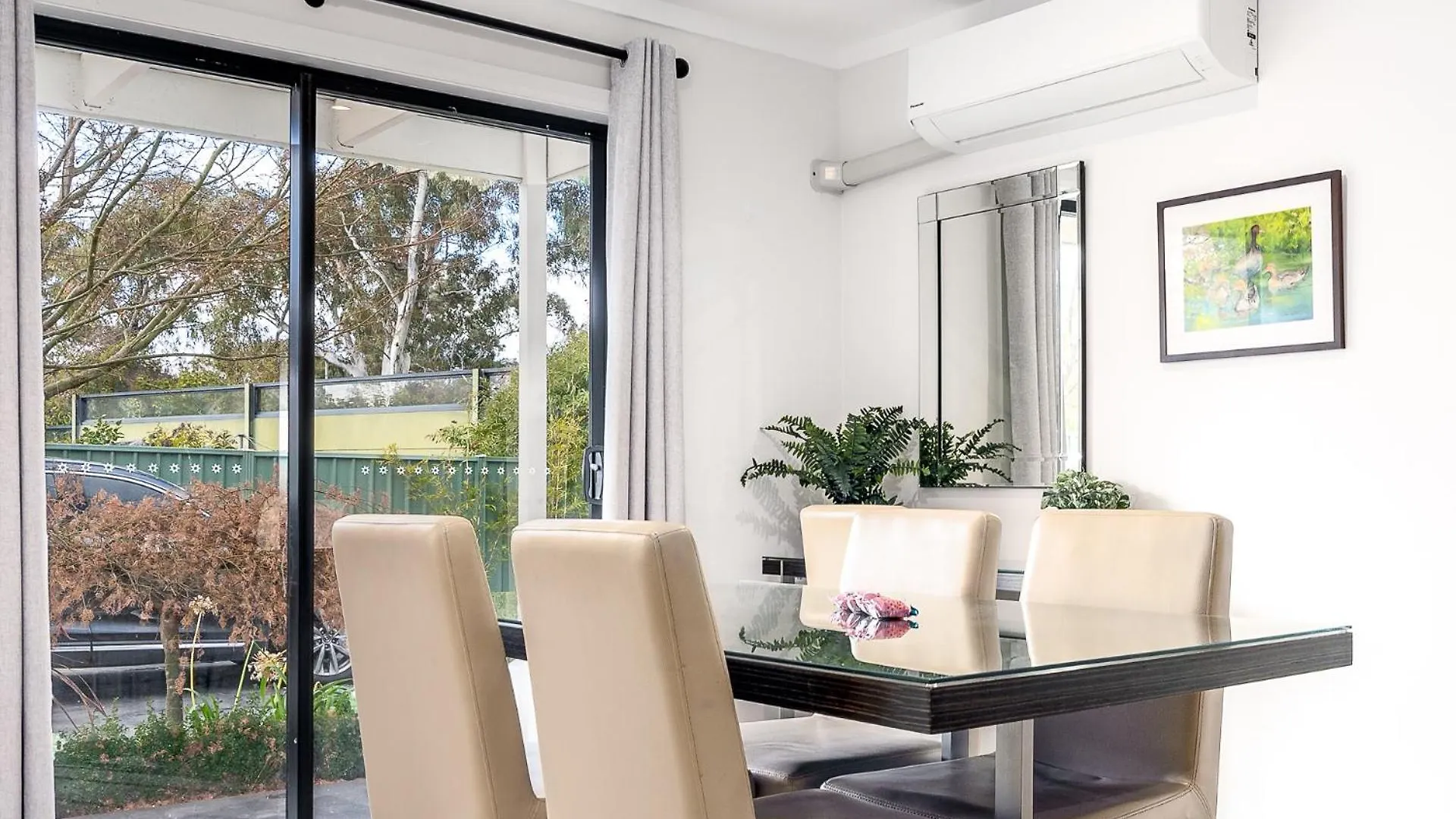 Renovated Townhouse Close To The Cbd And Schools Queanbeyan 0*,  Australia